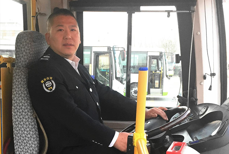 鮑明?！珖鴲蹗従礃I駕駛員楷模